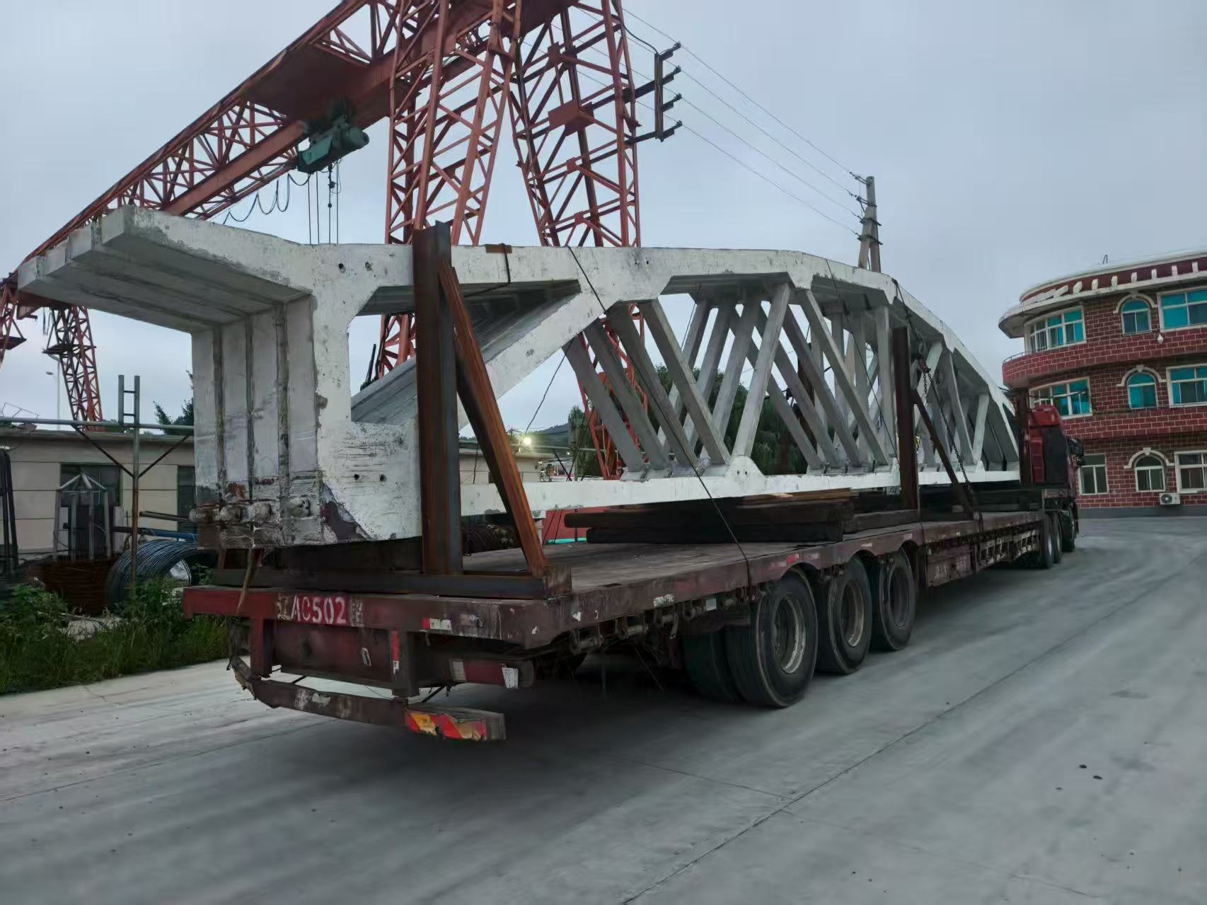 折線(xiàn)屋架安裝注意事項